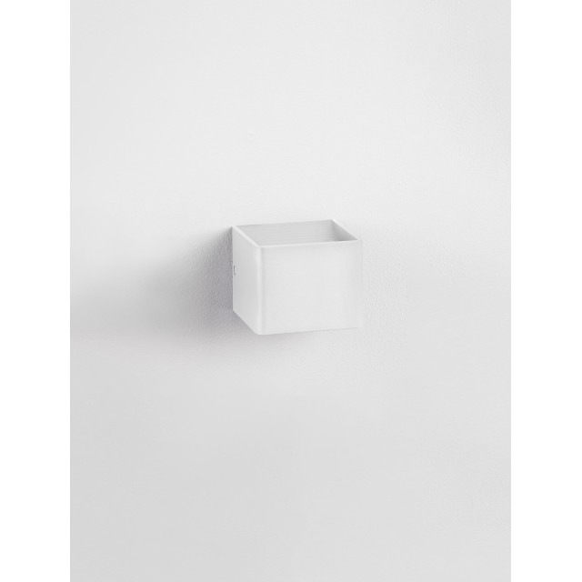 White Aluminium LED 6 Watt 579Lm 3000K 220-240 Volt 50Hz Beam Angle 90º IP20 L: 9.8 W: 10 H: 8 cm