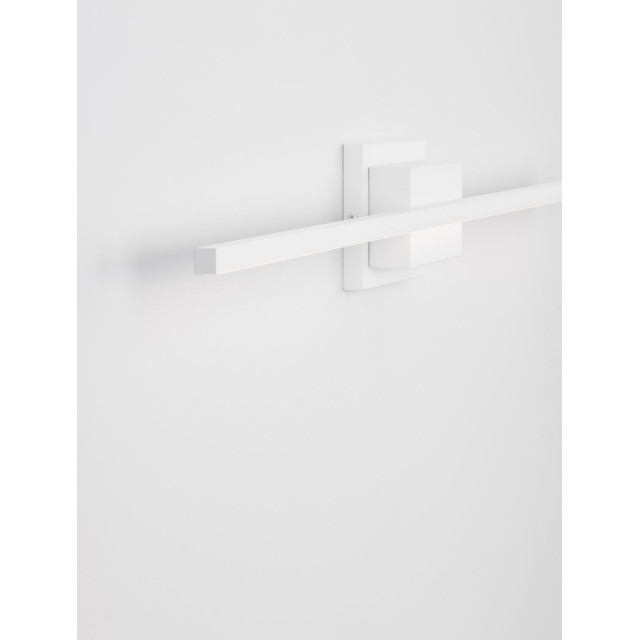 Sandy White Aluminiun & Acrylic LED 12.5 Watt 230 Volt 750Lm 3000K IP20 L:60.5 W: 6.9 H: 11.8 cm 9267022